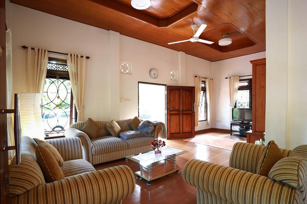 Villa Maryadi Ловина Экстерьер фото
