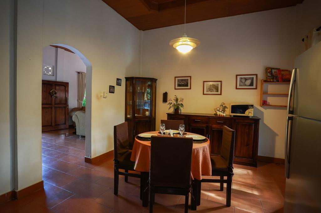Villa Maryadi Ловина Экстерьер фото